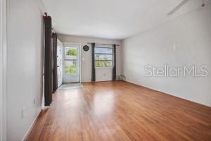 For Sale: $249,000 (1 beds, 1 baths, 734 Square Feet)