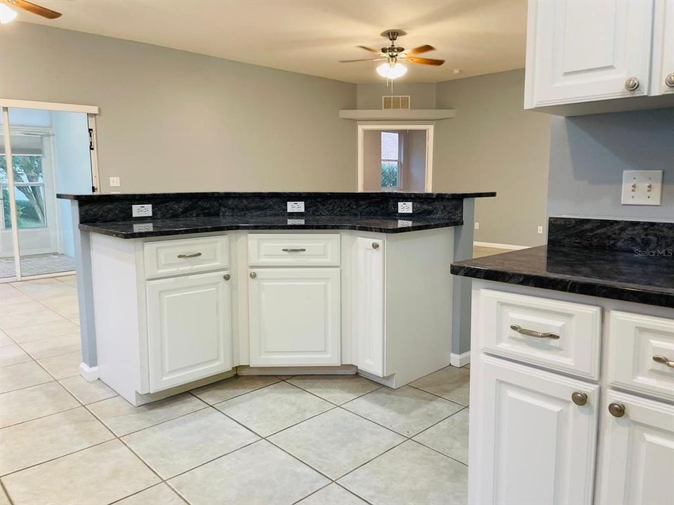 For Sale: $274,900 (3 beds, 2 baths, 1631 Square Feet)