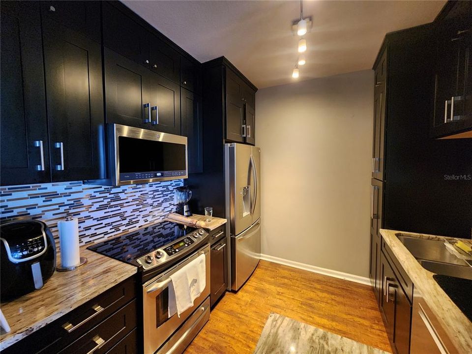 For Rent: $2,150 (2 beds, 2 baths, 1132 Square Feet)
