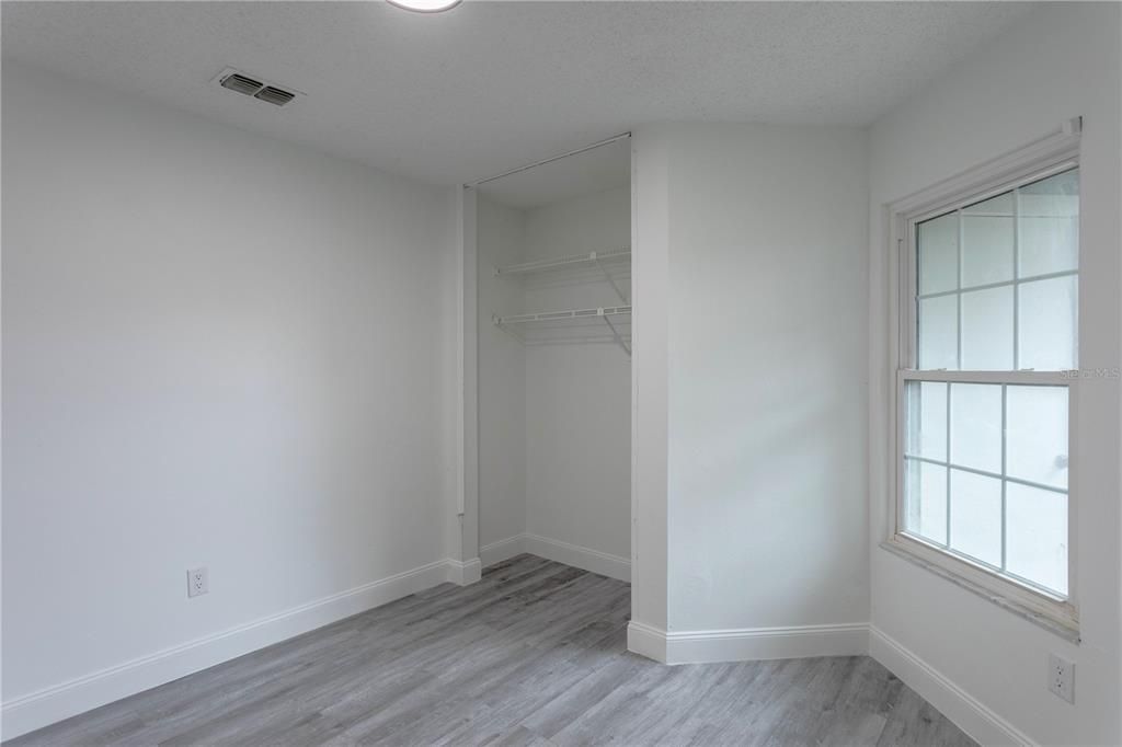 For Sale: $315,000 (2 beds, 2 baths, 943 Square Feet)