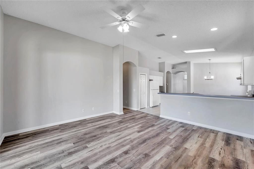 For Rent: $2,649 (4 beds, 2 baths, 2027 Square Feet)