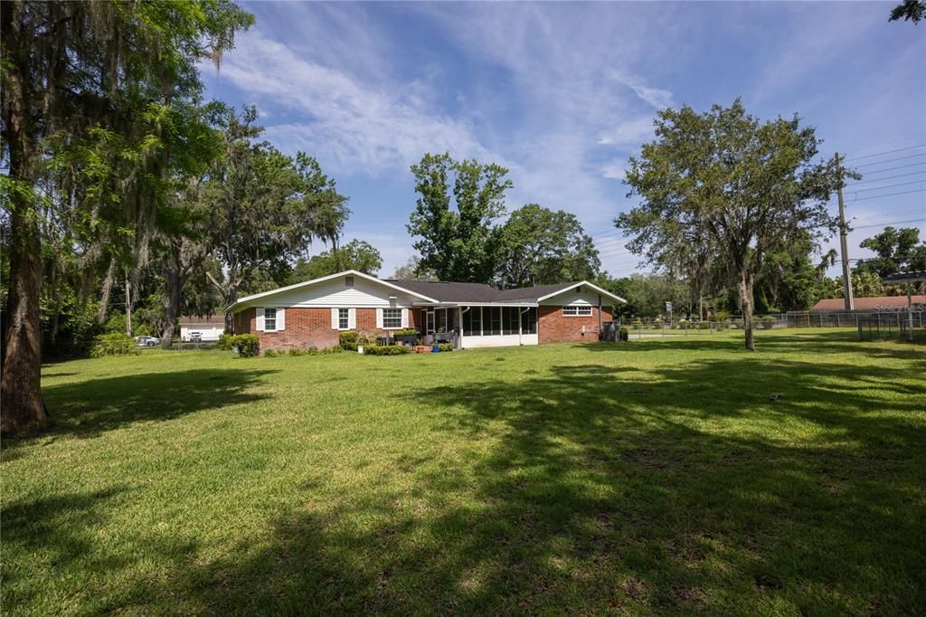 Active With Contract: $440,000 (3 beds, 2 baths, 2682 Square Feet)