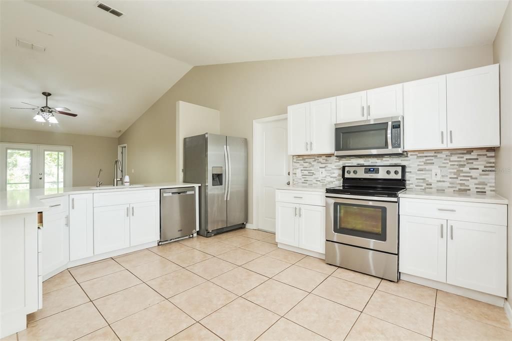 Active With Contract: $285,000 (3 beds, 2 baths, 1368 Square Feet)