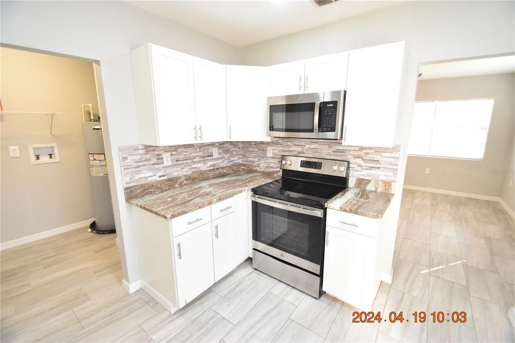 For Rent: $1,650 (2 beds, 1 baths, 858 Square Feet)