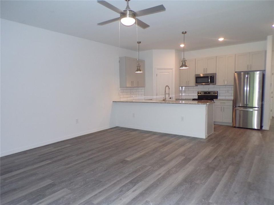 For Rent: $1,950 (3 beds, 2 baths, 1250 Square Feet)