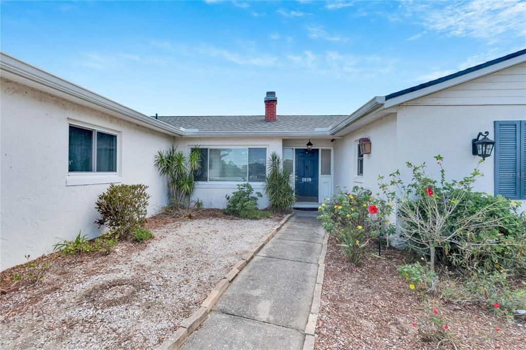 For Sale: $409,000 (4 beds, 2 baths, 1819 Square Feet)
