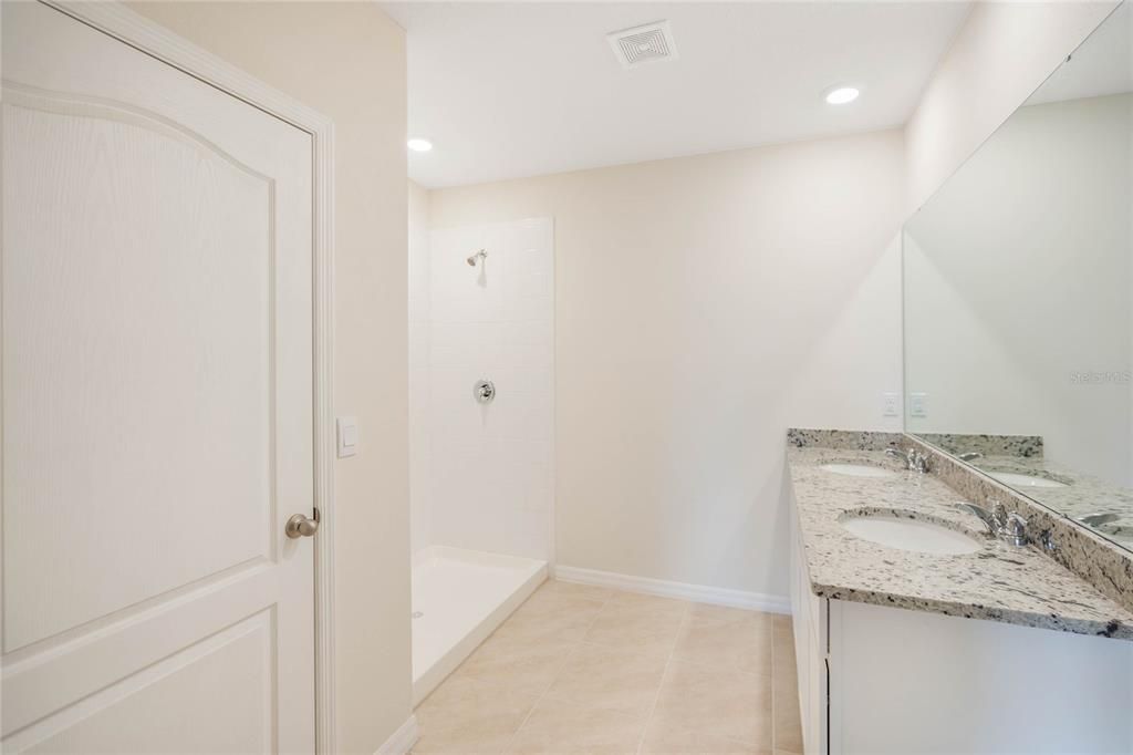Active With Contract: $378,990 (3 beds, 2 baths, 1672 Square Feet)