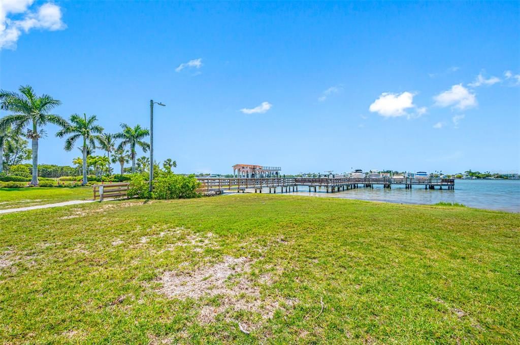 Greenspace down to Intracoastal