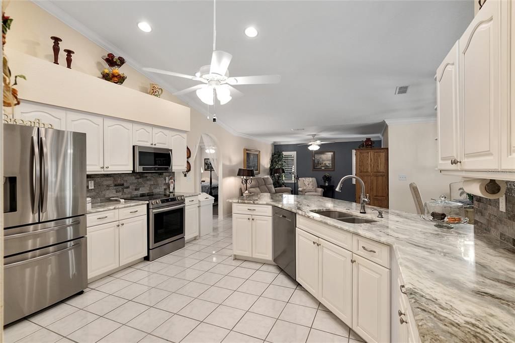 For Sale: $424,900 (3 beds, 2 baths, 2393 Square Feet)