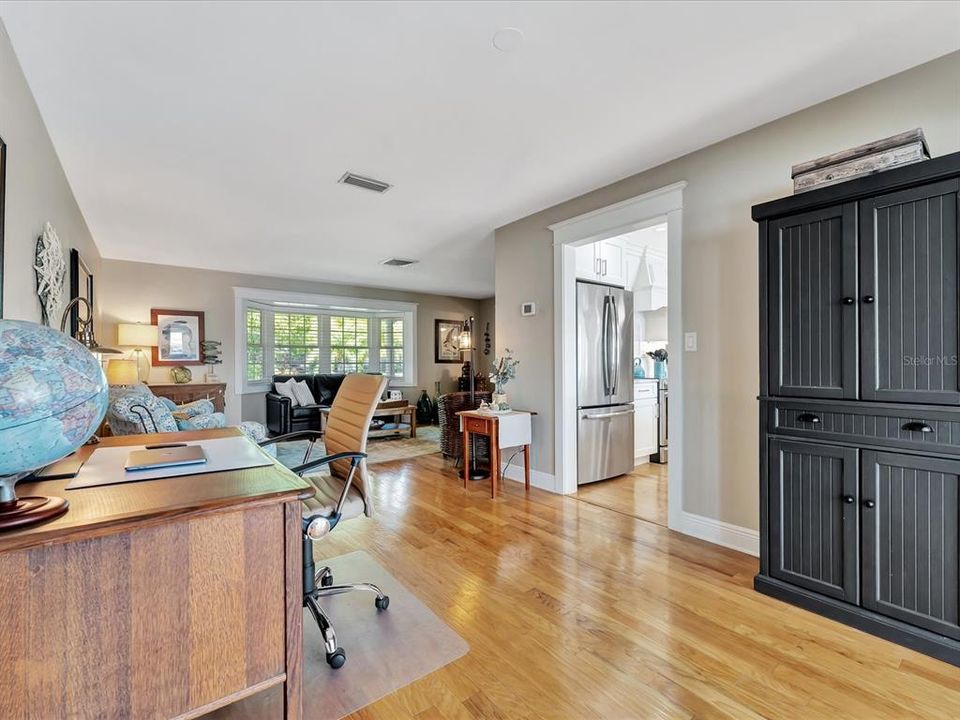 For Sale: $2,295,000 (3 beds, 2 baths, 2158 Square Feet)