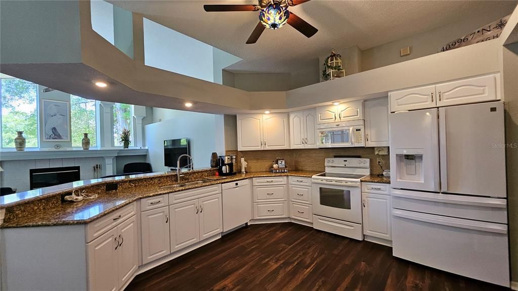 Huge Kitchen--Original Design that was done right!!!