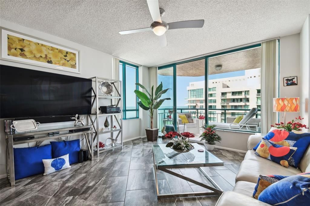 For Sale: $749,000 (1 beds, 2 baths, 1100 Square Feet)