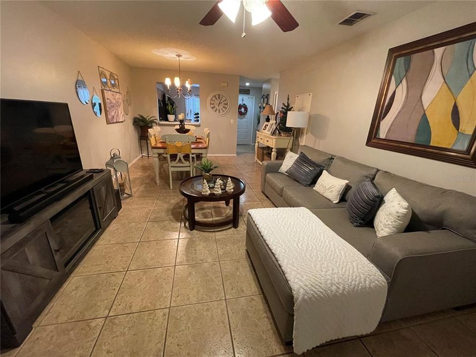 For Sale: $244,990 (2 beds, 2 baths, 1013 Square Feet)