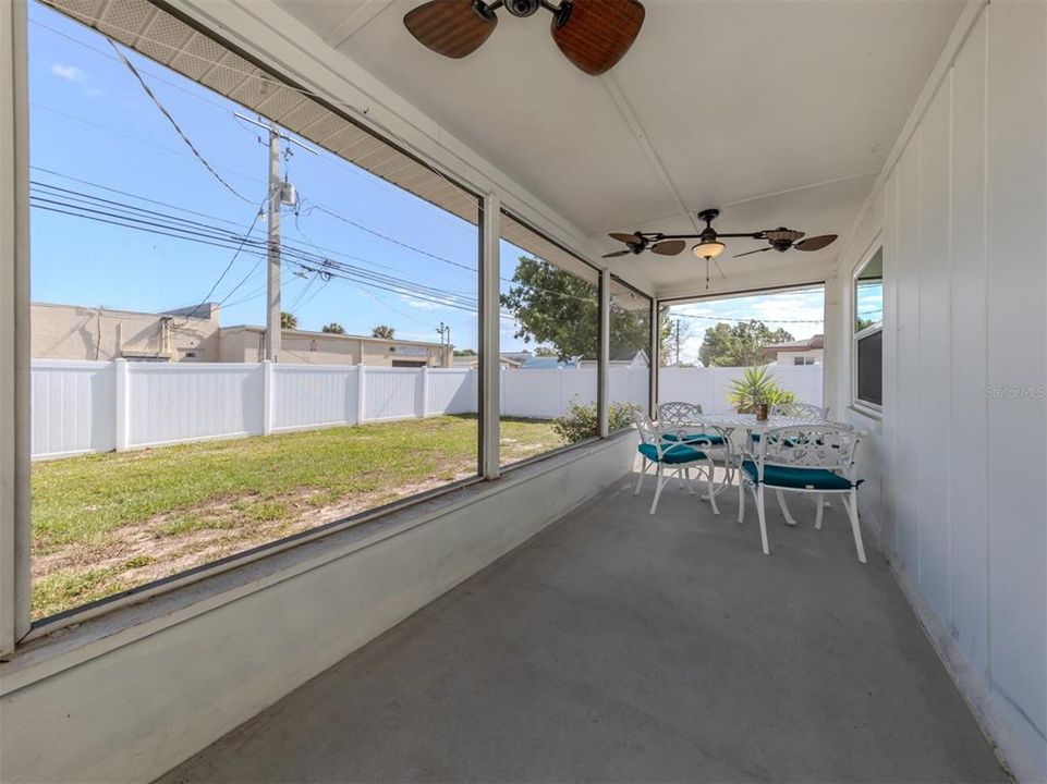 For Sale: $415,000 (3 beds, 2 baths, 1207 Square Feet)