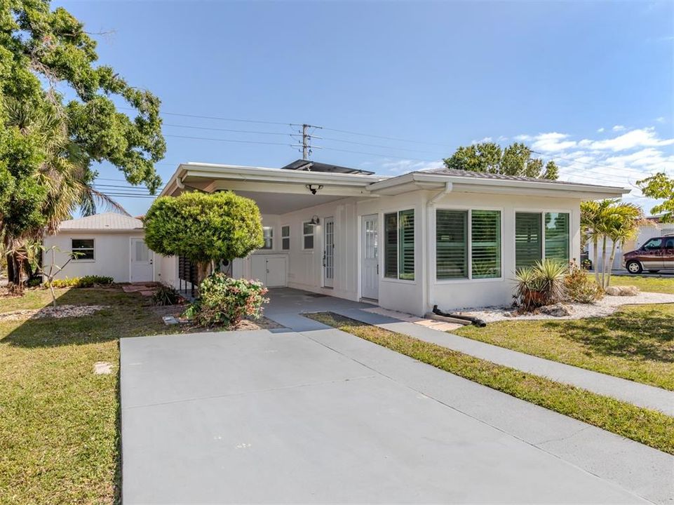 For Sale: $415,000 (3 beds, 2 baths, 1207 Square Feet)