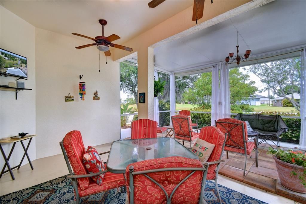 Complete privacy and comfort in this extended lanai