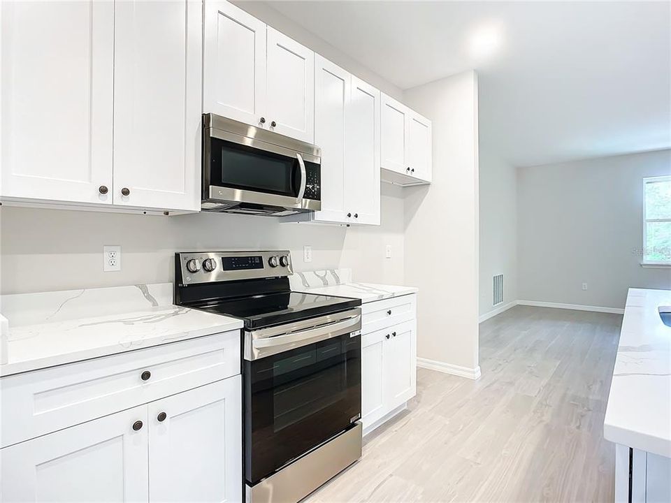 Active With Contract: $414,900 (3 beds, 2 baths, 1859 Square Feet)