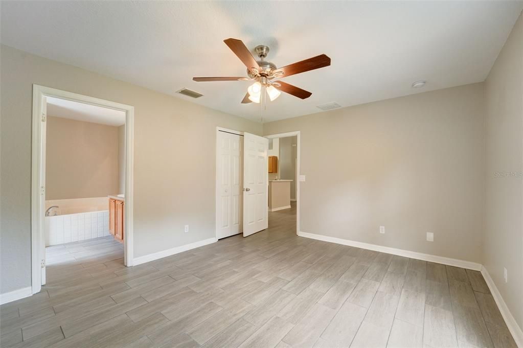 For Sale: $339,900 (3 beds, 2 baths, 1655 Square Feet)