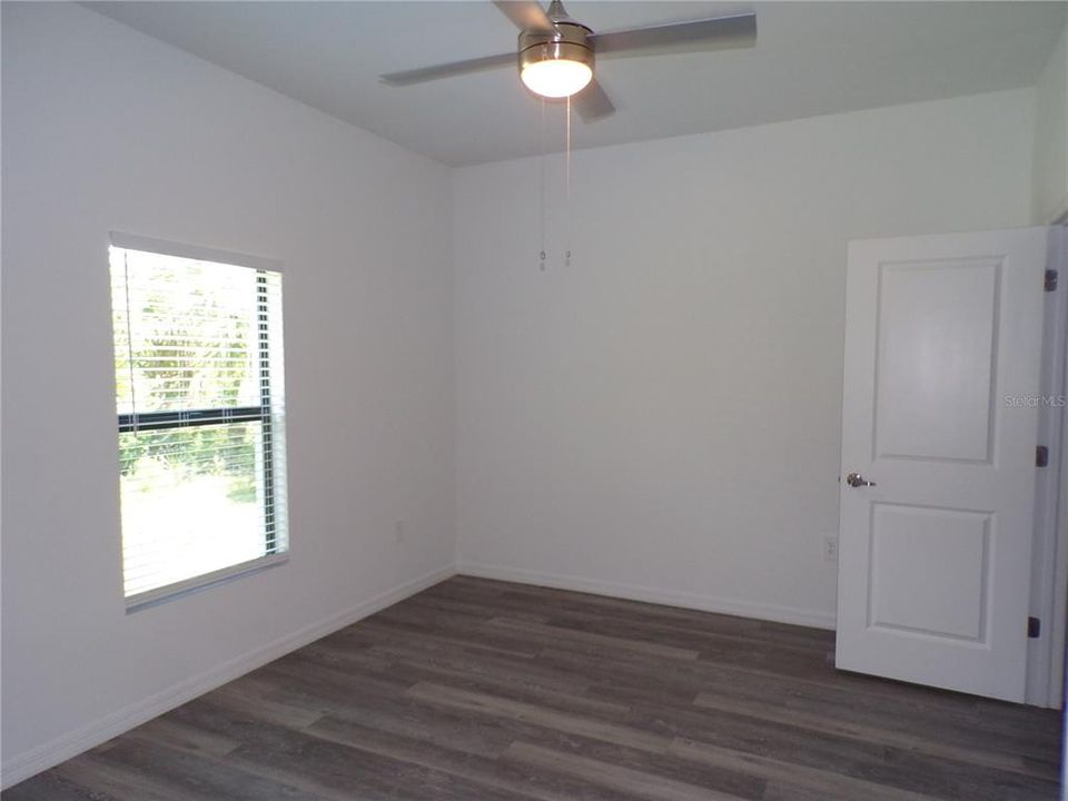 For Rent: $1,950 (3 beds, 2 baths, 1250 Square Feet)