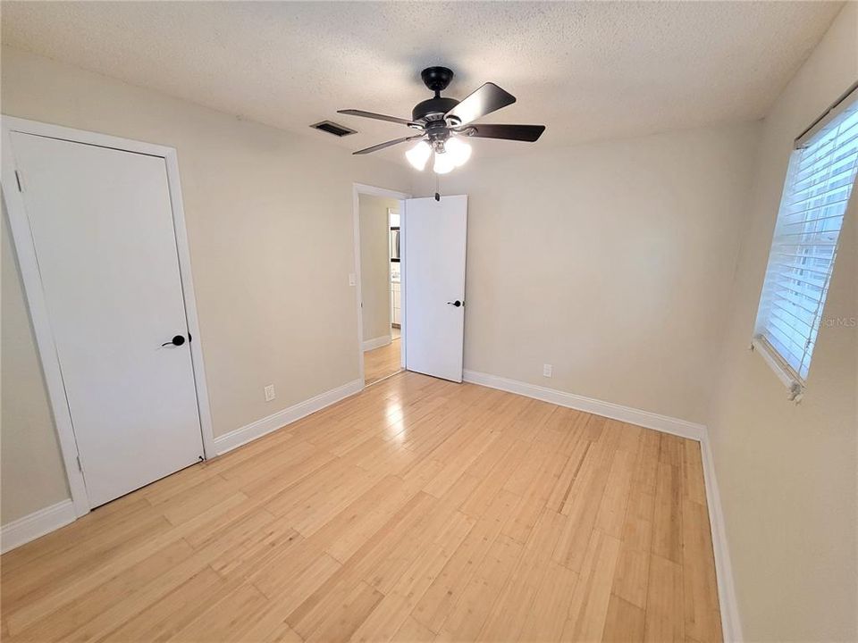 Active With Contract: $2,250 (3 beds, 1 baths, 1260 Square Feet)