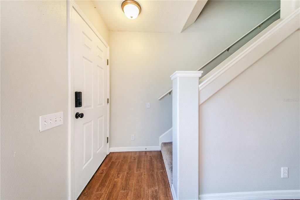 For Sale: $340,000 (2 beds, 1 baths, 1271 Square Feet)
