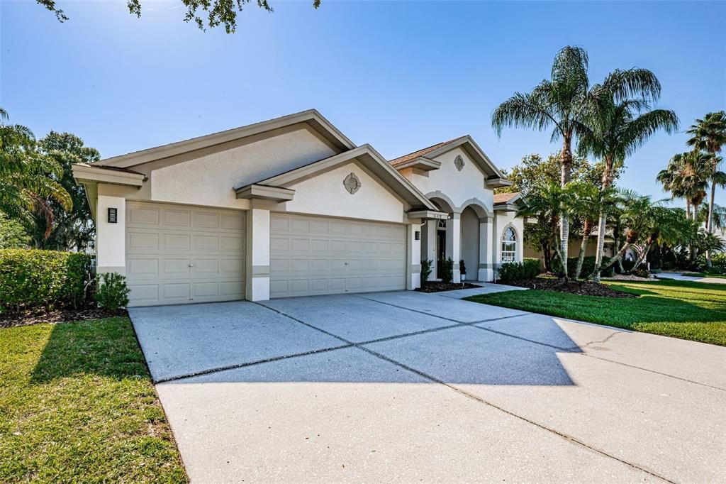 Active With Contract: $789,000 (4 beds, 3 baths, 2449 Square Feet)