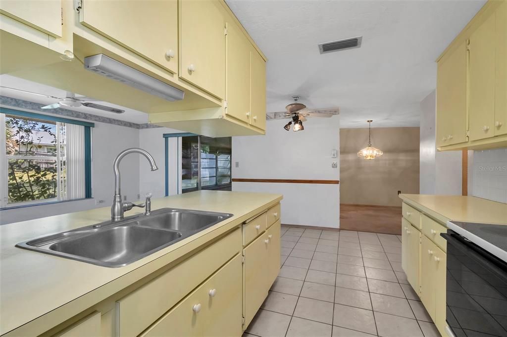 Recently Sold: $175,000 (2 beds, 2 baths, 1422 Square Feet)