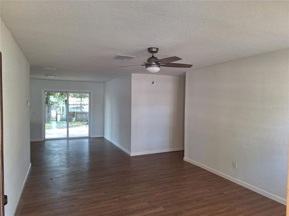 Active With Contract: $309,000 (5 beds, 3 baths, 1456 Square Feet)