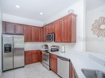 For Sale: $325,000 (2 beds, 2 baths, 1305 Square Feet)