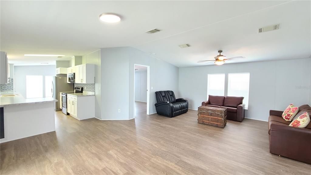 For Sale: $219,000 (2 beds, 2 baths, 1336 Square Feet)