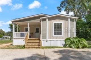 For Sale: $270,000 (3 beds, 2 baths, 1108 Square Feet)