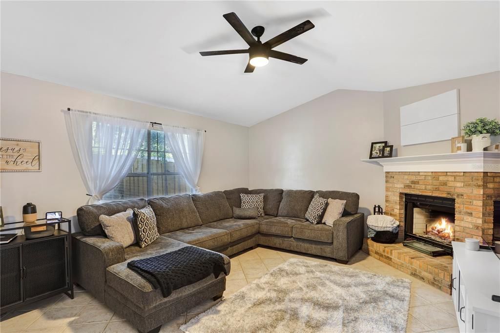 For Sale: $275,000 (3 beds, 2 baths, 1312 Square Feet)