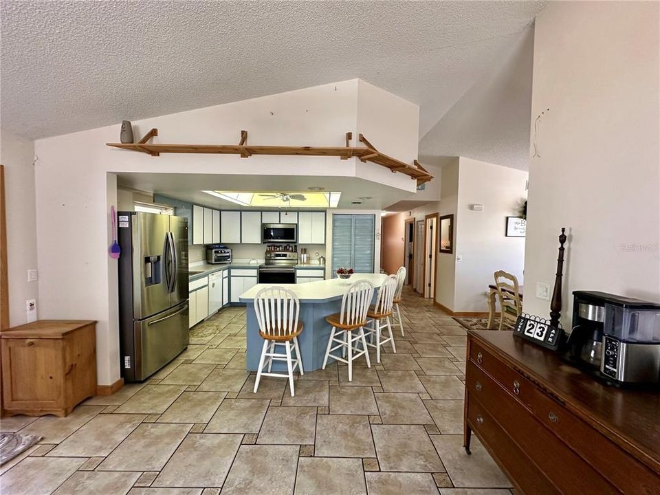 For Sale: $269,900 (3 beds, 2 baths, 1620 Square Feet)