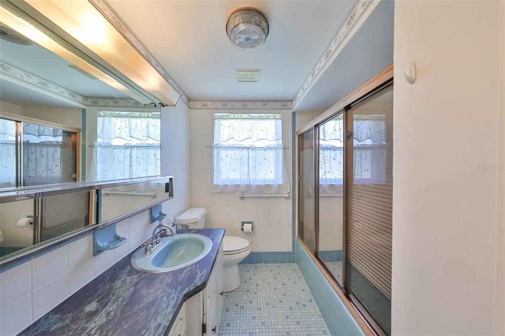 shared bathroom between rooms