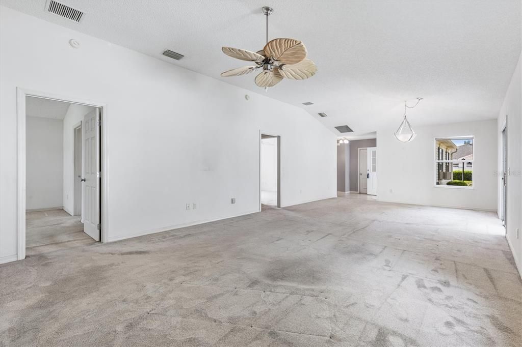 HIGH CEILINGS IN GREAT ROOM