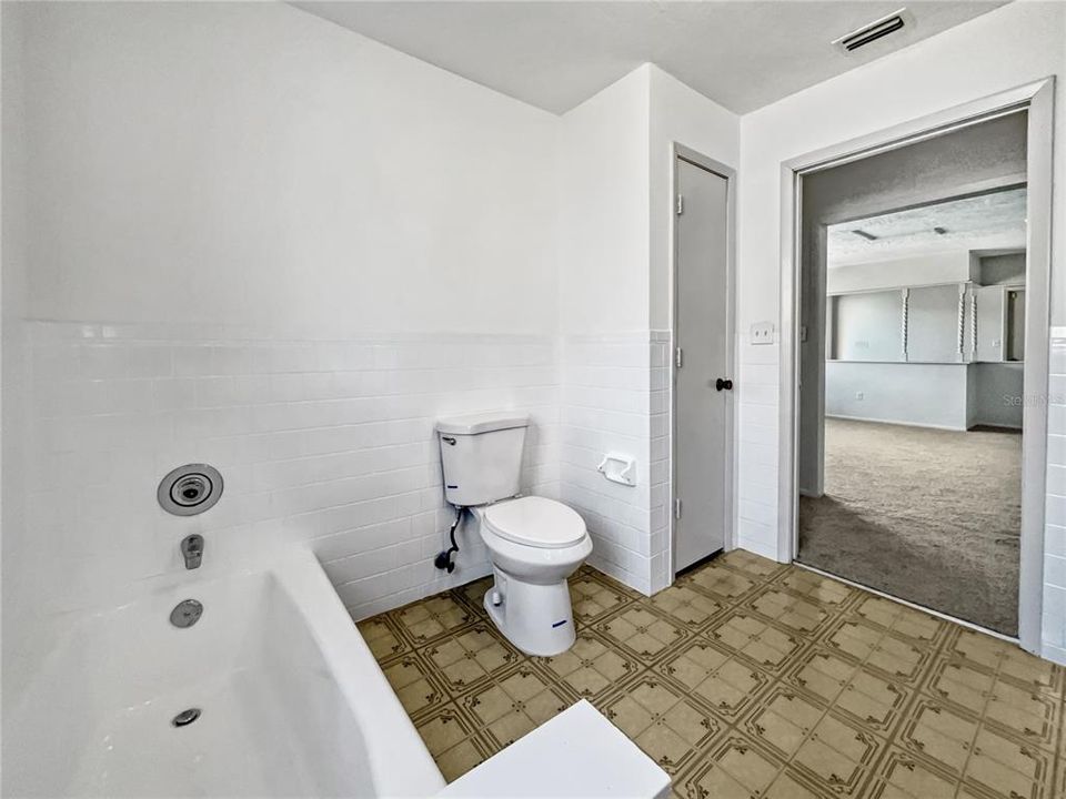待售: $404,000 (3 贝兹, 2 浴室, 2019 平方英尺)