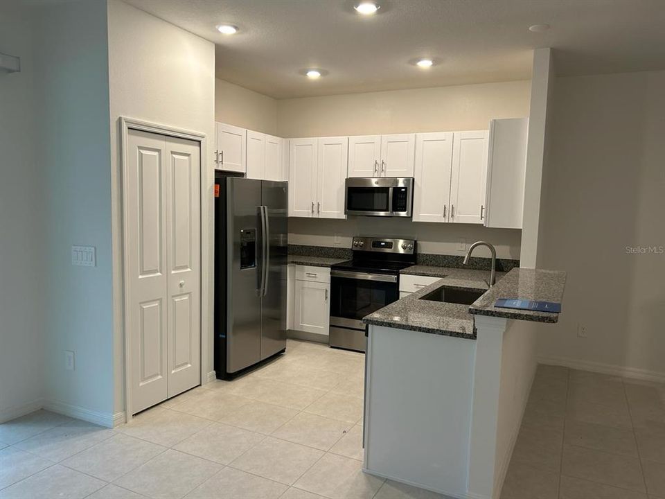 For Rent: $1,990 (3 beds, 2 baths, 1666 Square Feet)