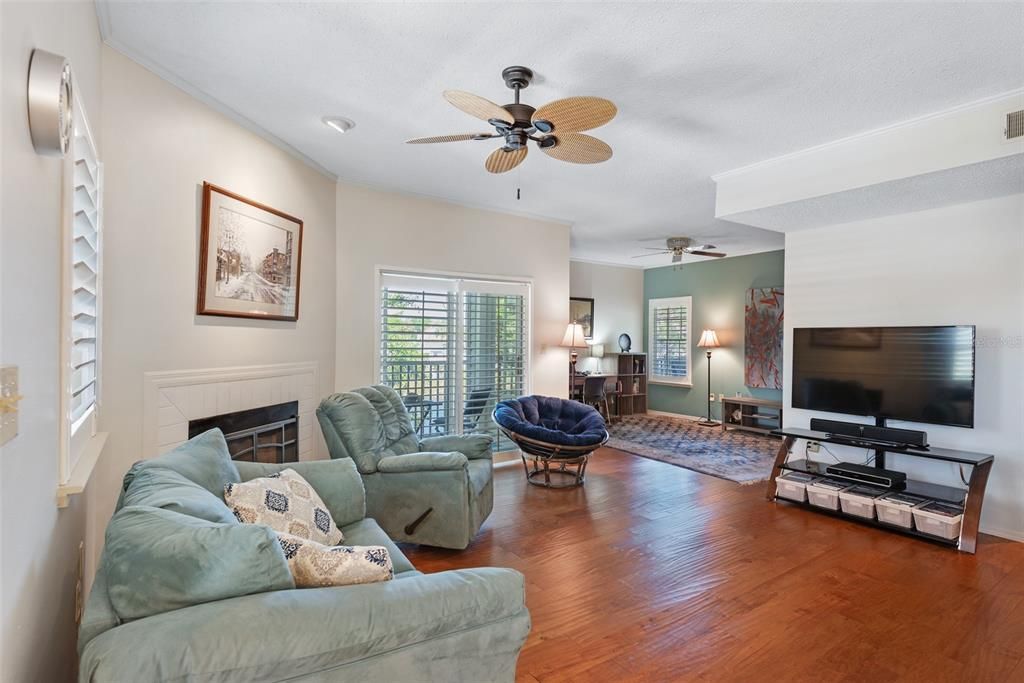 For Sale: $242,500 (2 beds, 2 baths, 1325 Square Feet)
