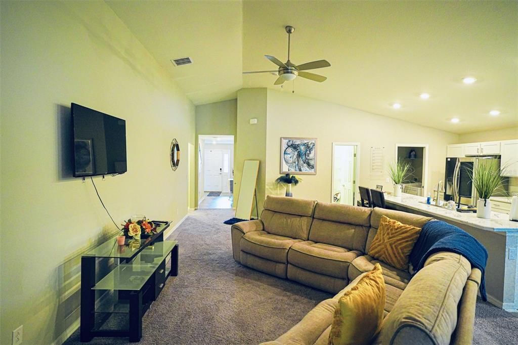 For Sale: $449,000 (3 beds, 2 baths, 2005 Square Feet)