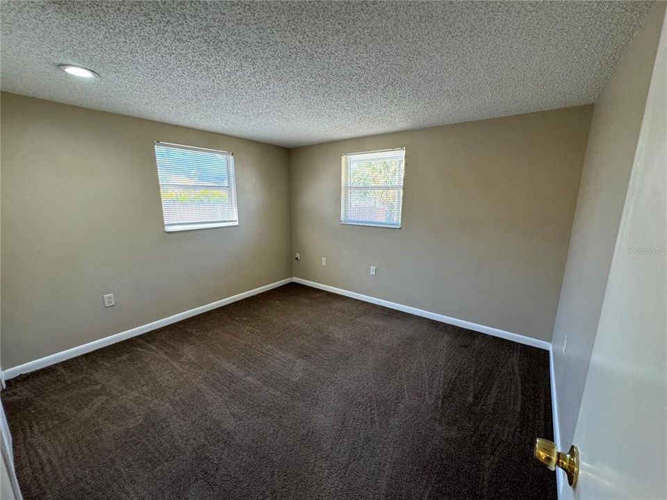 For Rent: $1,349 (2 beds, 1 baths, 1600 Square Feet)