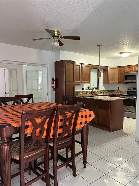 Recently Rented: $2,600 (4 beds, 2 baths, 1521 Square Feet)