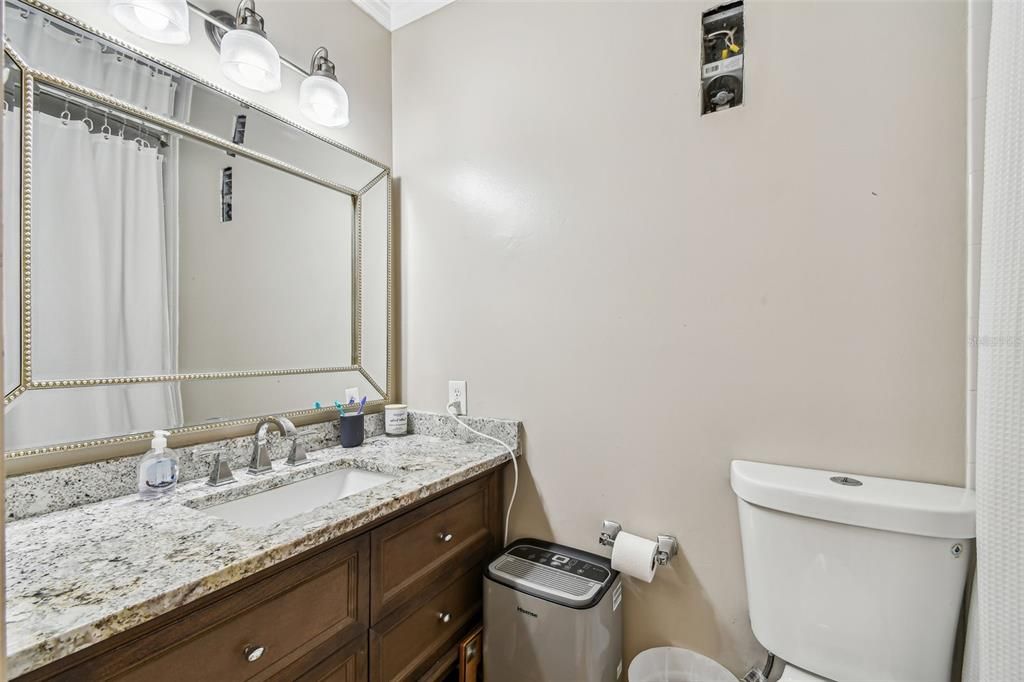 For Sale: $219,000 (2 beds, 2 baths, 1073 Square Feet)