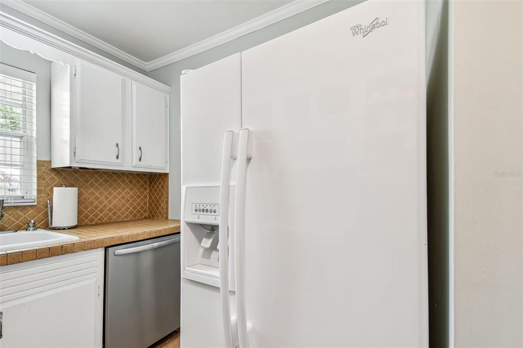 For Sale: $219,000 (2 beds, 2 baths, 1073 Square Feet)