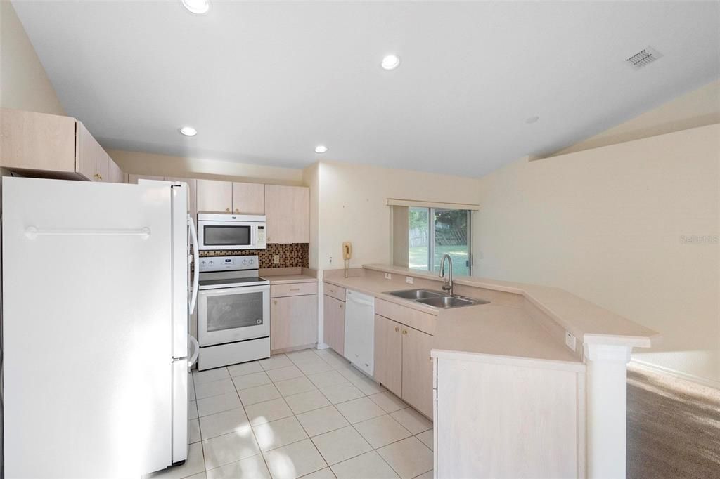 For Sale: $315,000 (3 beds, 2 baths, 1698 Square Feet)