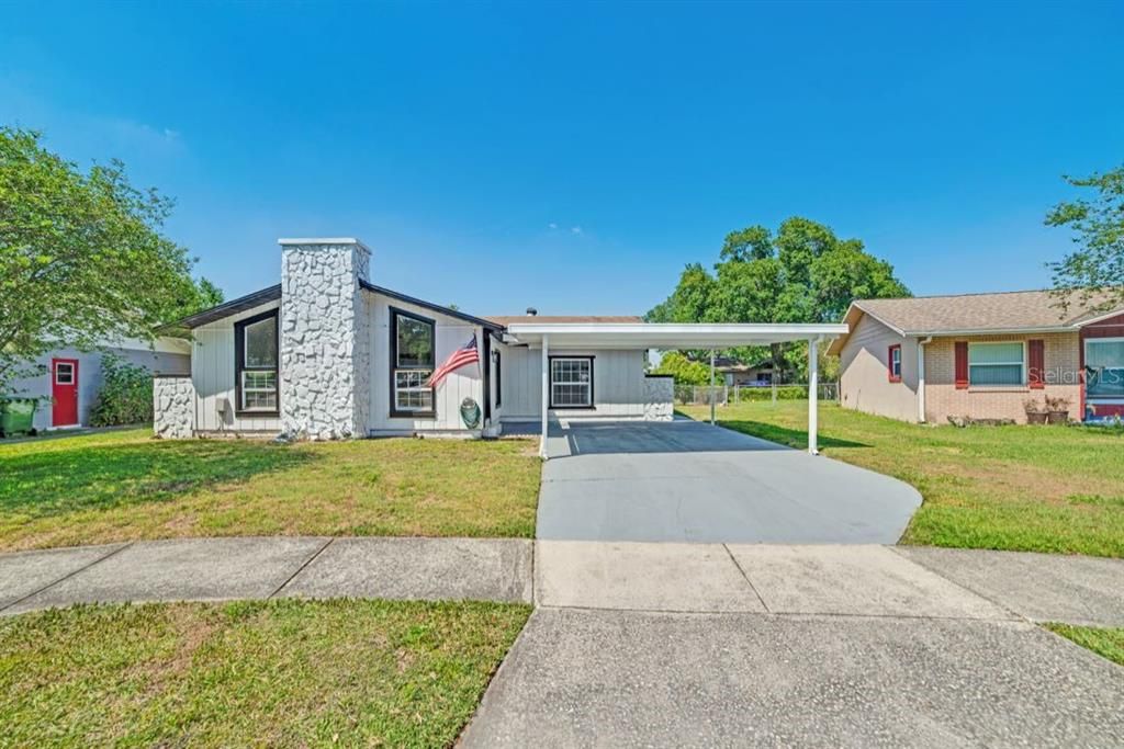 Active With Contract: $284,900 (4 beds, 2 baths, 1765 Square Feet)