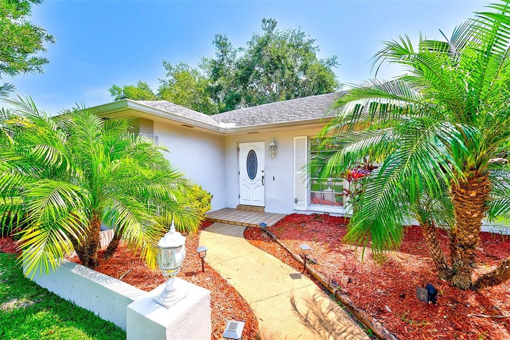 Active With Contract: $650,000 (4 beds, 2 baths, 2538 Square Feet)