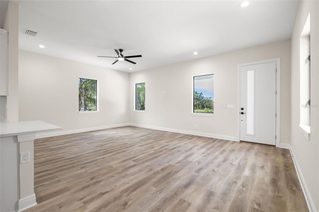 Recently Sold: $725,000 (3 beds, 2 baths, 2202 Square Feet)