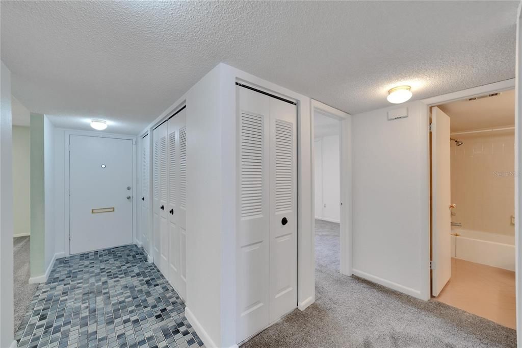 Active With Contract: $245,000 (2 beds, 2 baths, 1312 Square Feet)