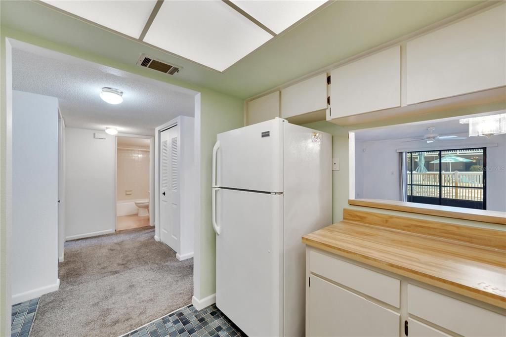 Active With Contract: $245,000 (2 beds, 2 baths, 1312 Square Feet)