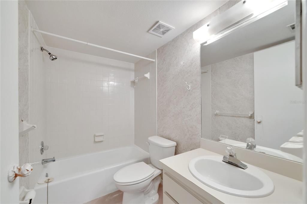 For Sale: $245,000 (2 beds, 2 baths, 1312 Square Feet)